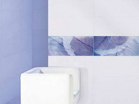 Керамическое полотно «Link» в ванной комнате: базовый фон и декоры