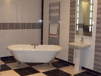 Фото ванной комнаты: напольная и стеновая облицовки