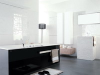 Интерьер ванной комнаты с «Decorados»: светлый оттенок панно