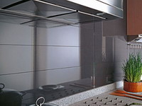 Полотно настенное «Glass» в интерьере кухни